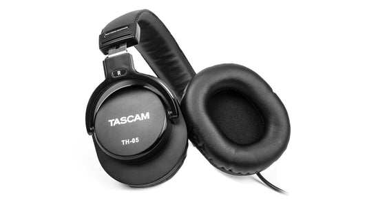 TH-05 TASCAM